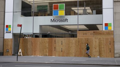  Майкрософт затваря магазините си по целия свят