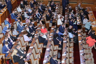 НС гласува нова актуализация на бюджета: Увеличава се размерът на държавните гаранции