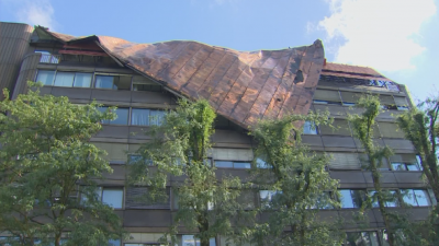 Буря отнесе покриви и затвори пътища в Словения