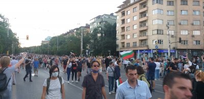 Протестиращи блокираха движението на Орлов мост в София