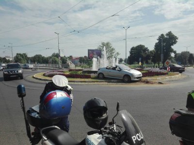 Пияна шофьорка опита да прескочи фонтана на кръговото до Водната палата в Пловдив
