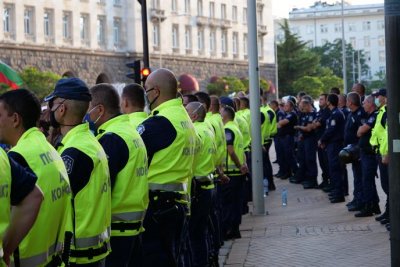 МВР: Протестът в София приключи без сериозни нарушения на реда