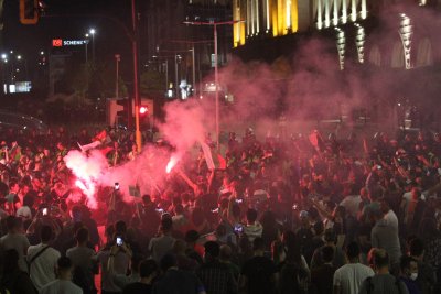 СДВР: 8 души са задържани на снощните протести в София