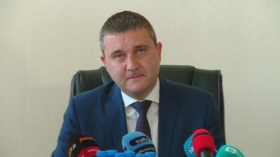 Горанов и Каракачанов: Правителството няма намерение да подава оставка