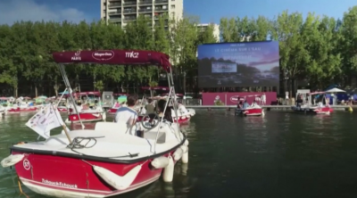 Водно кино с лодки в Париж