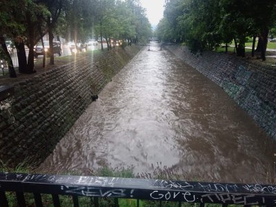 Пороен дъжд над София и Северозападна България. Жълт код за опасно време
