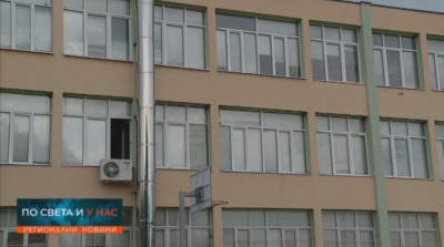 Спешен ремонт заради опасни класни стаи в училище в Асеновград