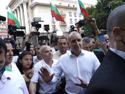 Радев: Протестът иска оставката на цялото правителство и на главния прокурор
