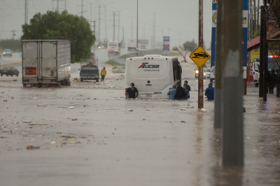 Армията се включи в преодоляване на последствията от урагана Хана в Мексико