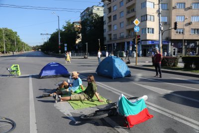 Центърът на София под блокада в 22-ия ден на протести (Обзор)