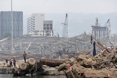 145 жертви след взрива в Бейрут, Макрон обеща съдействие на европейско равнище