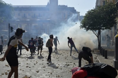Сблъсъци по време на протести в Бейрут