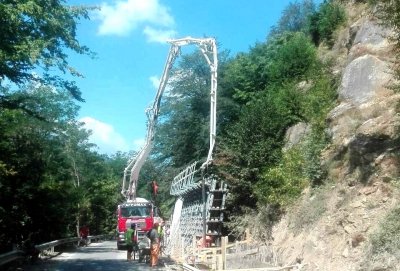 За улеснение на трафика: Спират ремонта на пътя до Рилския манастир заради два големи празника