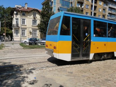 Жена почина след удар от трамвай на площад "Македония"