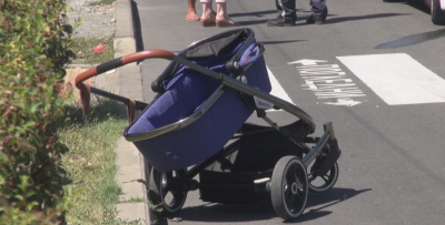 Лек автомобил блъсна майка с бебе на пешеходна пътека в Бургас