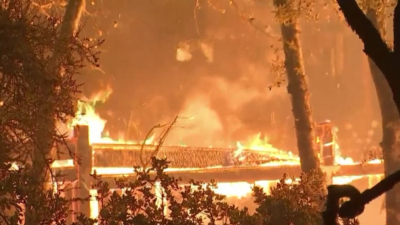 Хиляди бяха евакуирани заради пожарите в Калифорния