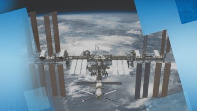 Екипажът на МКС се мести в модула "Звезда" заради изтичане на въздух