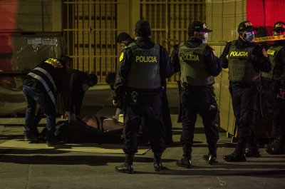 13 загинали след полицейска акция в дискотека в Перу