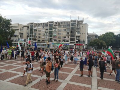 Поредна вечер на протести в Пловдив, Варна и Русе