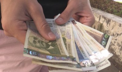 Жена намери забравени пари в банкомат в Кюстендил и ги предаде в полицията