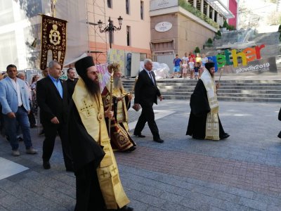 Литийно шествие в чест на нов параклис в Пловдив