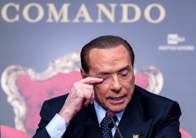 Болният от коронавирус Берлускони е хоспитализиран