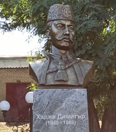 Откриха паметник на Хаджи Димитър в Украйна