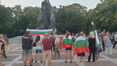 Поредна вечер протести в Пловдив и Велико Търново
