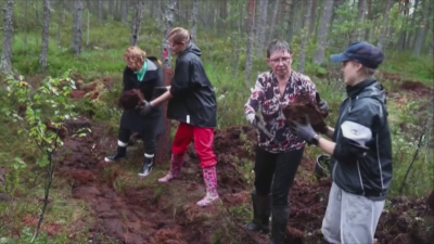 Доброволци от Естония в битка за климата