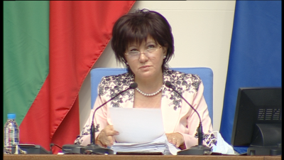 Скандал в парламента: БСП и ДПС поискаха оставката на Караянчева (Обзор)