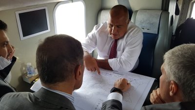 Борисов инспектира с хеликоптер строежа на "Балкански поток"