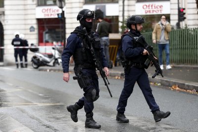 Няма данни за пострадали българи при терористичното нападение в Париж
