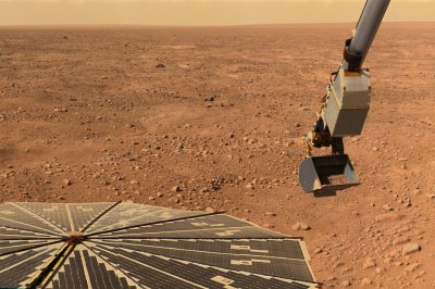Откриха солени езера под ледници на Марс