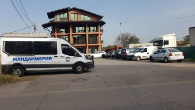 Спецакция срещу престъпна група за рекет и измами в София, над 20 задържани