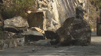 15-тонна скала падна върху пътя за Рилския манастир тази сутрин