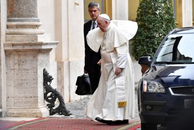 Теолог за изказването на папа Франциск: За него всяка личност има достойнство, включително хомосексуалистите