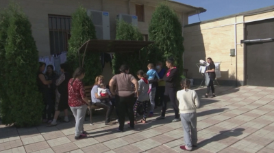 Бежанци в Нагорни Карабах се укриват във фабрика за диаманти