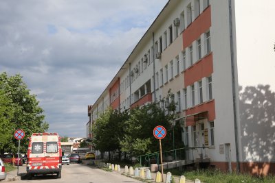 Две отделения във Врачанската болница спират дейността си