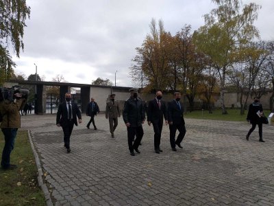 Радев, Каракачанов и висши военнослужещи присъстваха на панихида в памет на българските воини