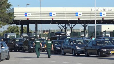 Гранични полицаи са задържани при спецакция на "Капитан Андреево"