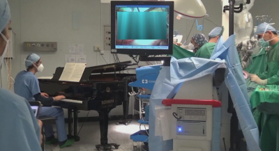 Чудото на музиката: Оперираха 10-годишно момче под звуците на пиано