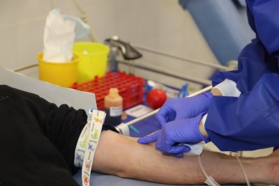 В Деня на християнското семейство свещеници дариха кръв във ВМА