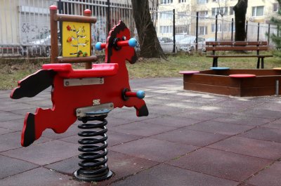 2 детски градини в София и 3 в Бургас отварят врати за децата на медици