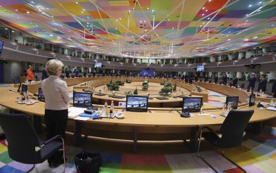 Ден 2-ри от срещата на върха на ЕС: Обсъждат сигурността и икономическото възстановяване
