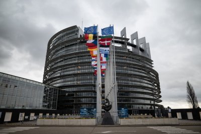 Европарламентът гласува окончателно многогодишния бюджет на ЕС и фонда за възстановяване