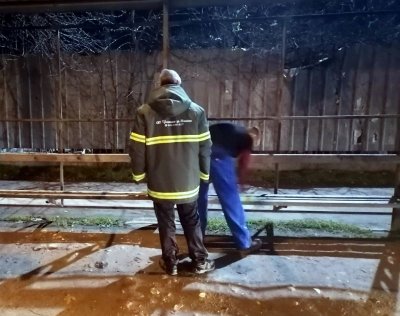 Дезинфекцират автобусните спирки в Пловдив с нов препарат