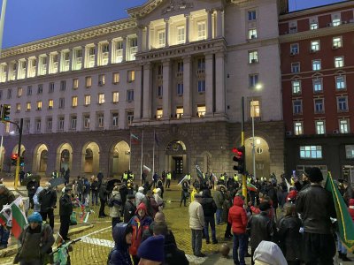 159-и протест срещу правителството - блокираха движението пред МС