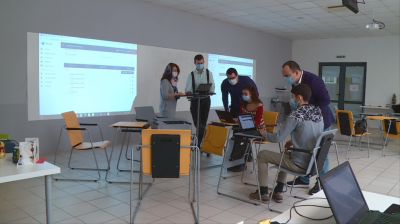 Внедряват иновативен софтуер за електронно изпитване в училищата в София и Пловдив