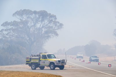 Пожар застрашава хора и домовете им в австралийския град Пърт (Снимки)