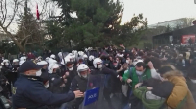 Студенти протестираха срещу новоназначения ректор на Босфорски университет